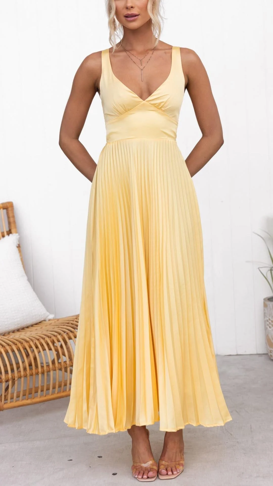 Abigail | Gelbes Plissiertes V-Ausschnitt Maxikleid
