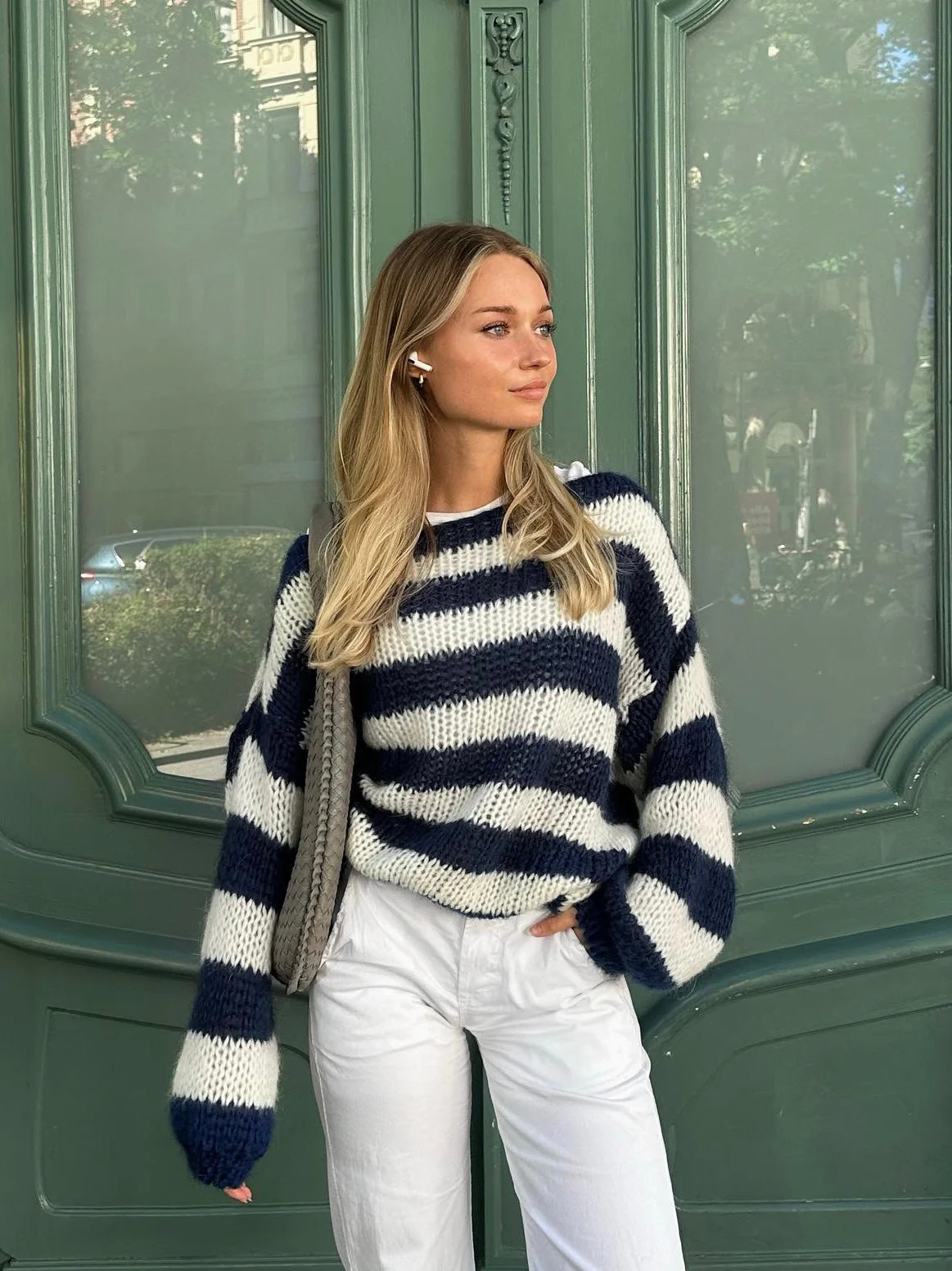 Alina | Lässiger gestreifter Damen-Strickpullover - Image 4