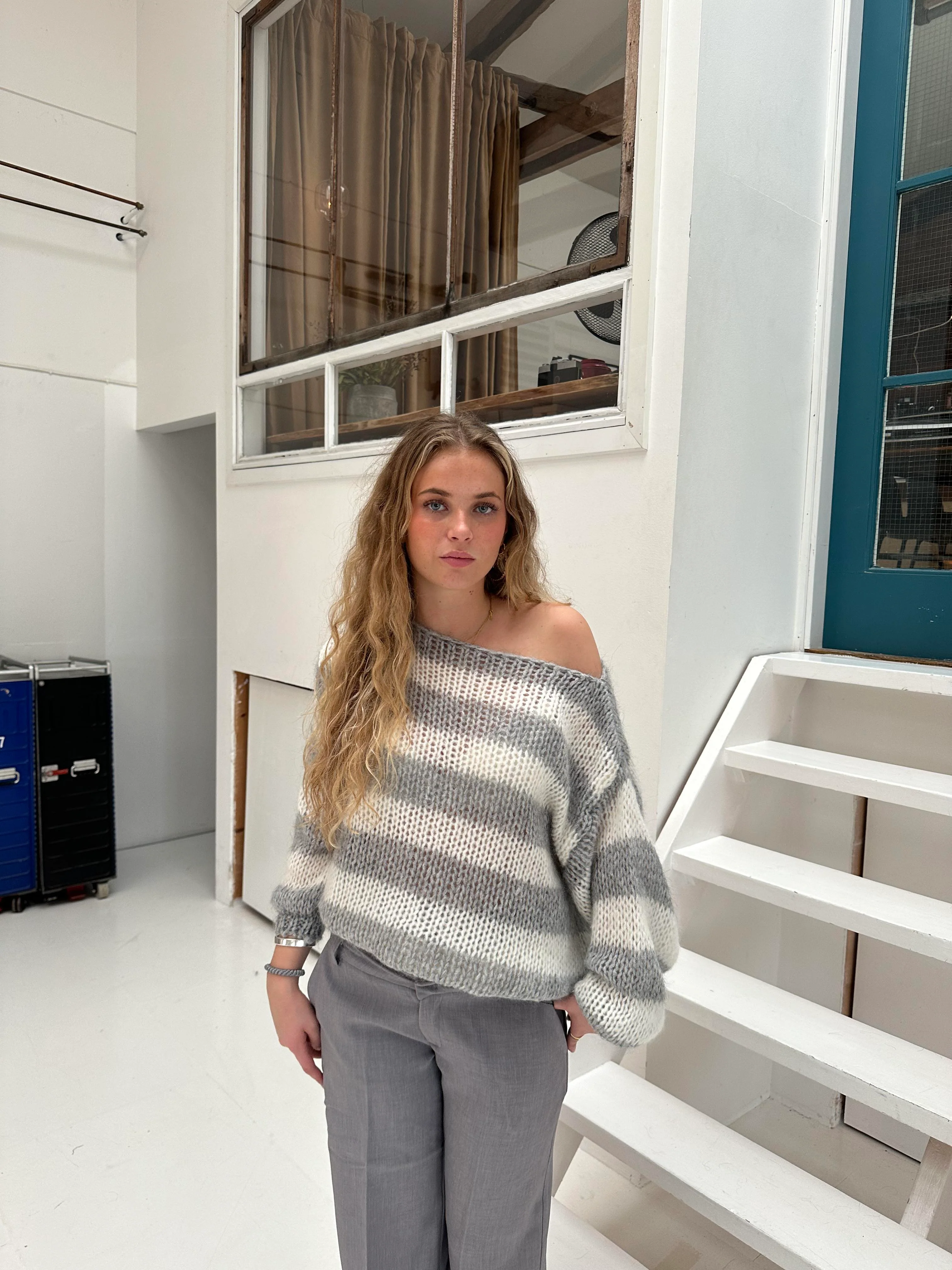 Alina | Lässiger gestreifter Damen-Strickpullover - Image 9
