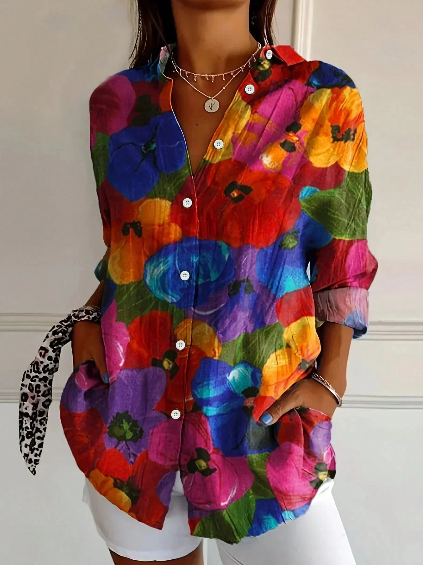 Amelia | Damenbluse mit elegantem abstraktem Print - Image 7
