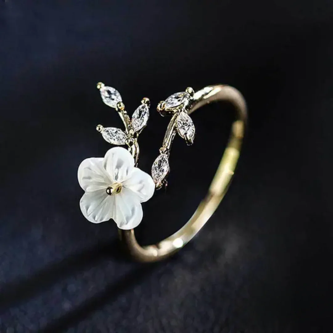 Antonia - Floraler Ringzauber