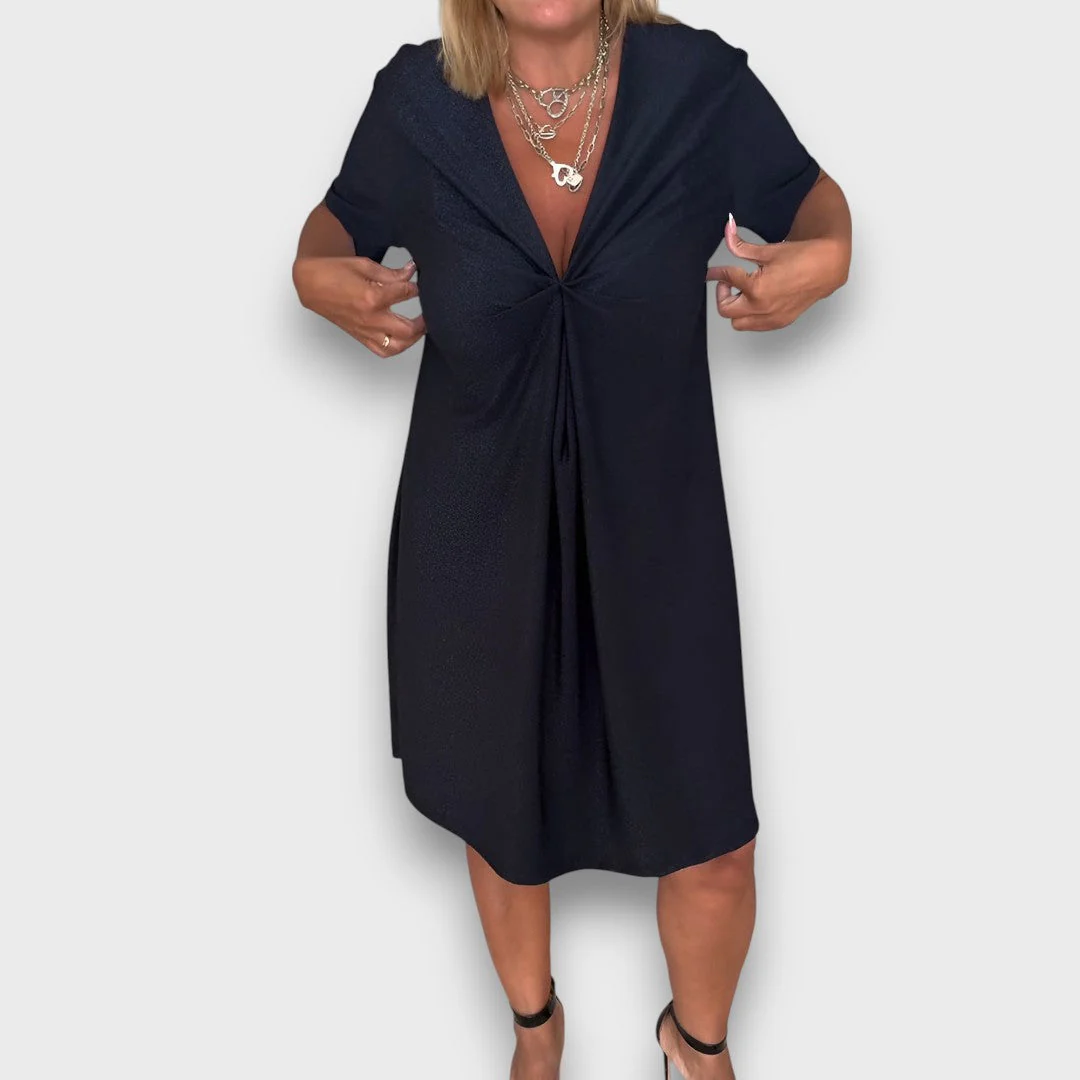 Aurela – Faltenkleid mit Twist-Detail