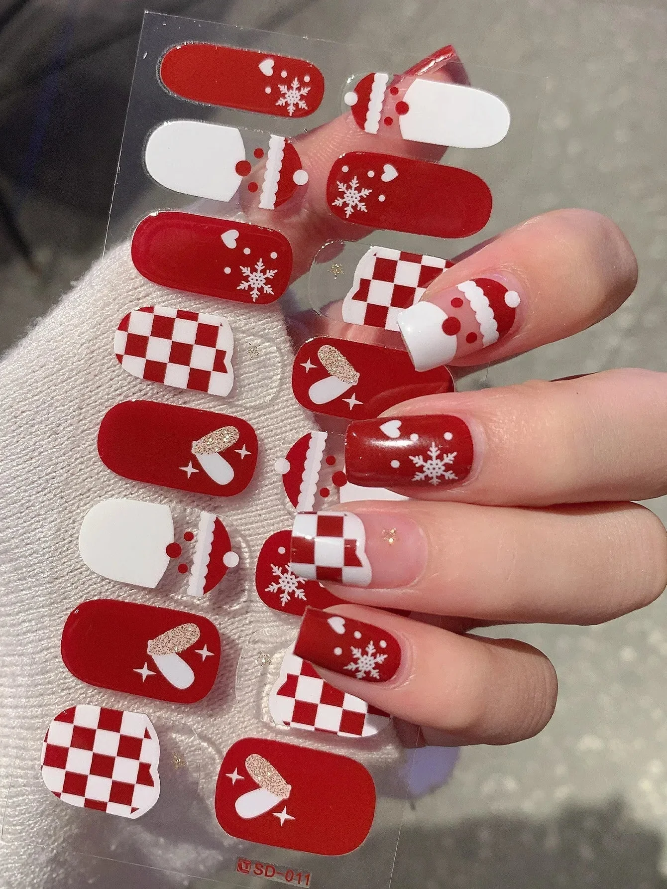 Avelena | GlitzNail – Festliche Weihnachtsnägel Schnell, Komplett Ohne Salon - Image 26