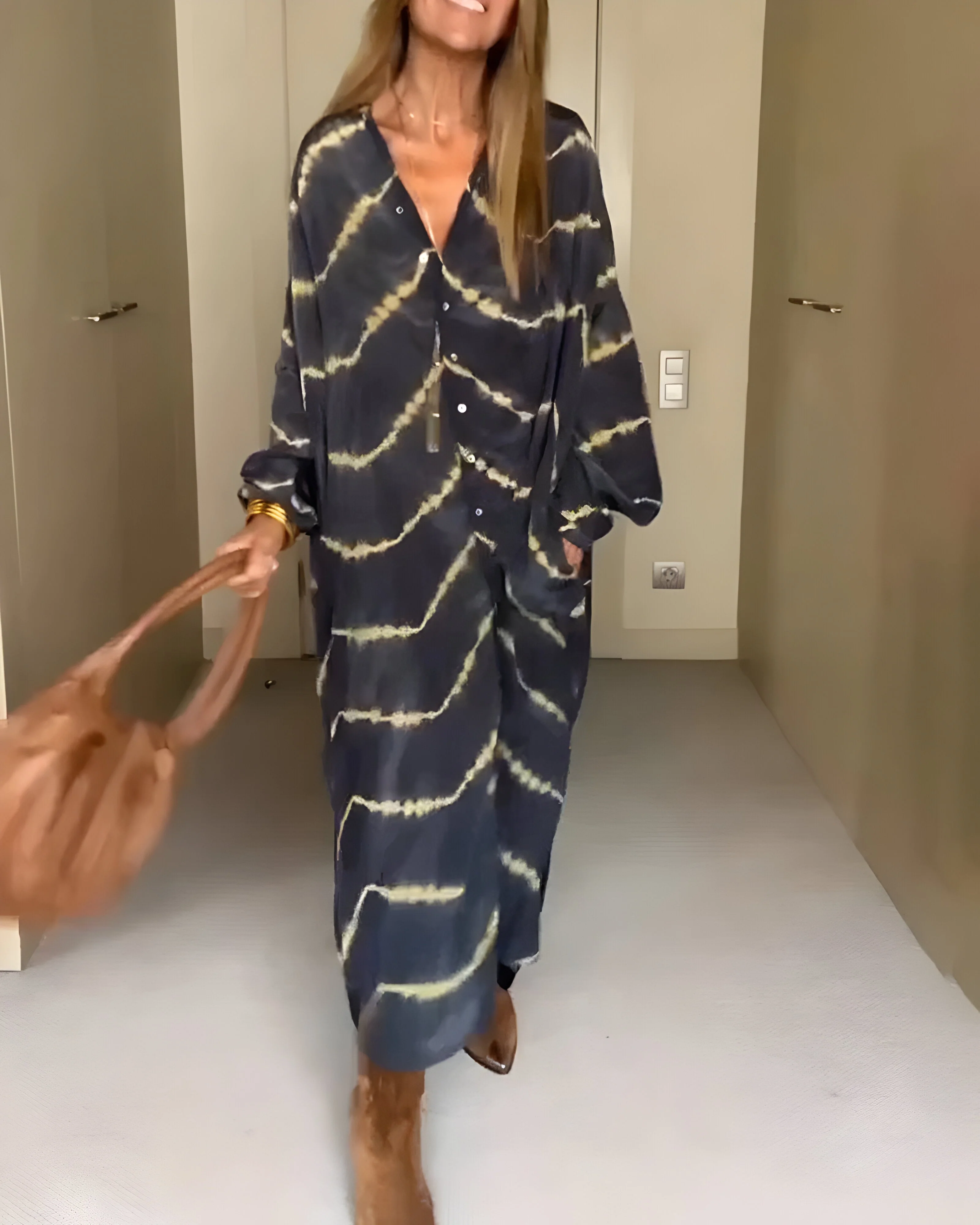 Aviyra - Weiches gestreiftes Boho-Maxikleid