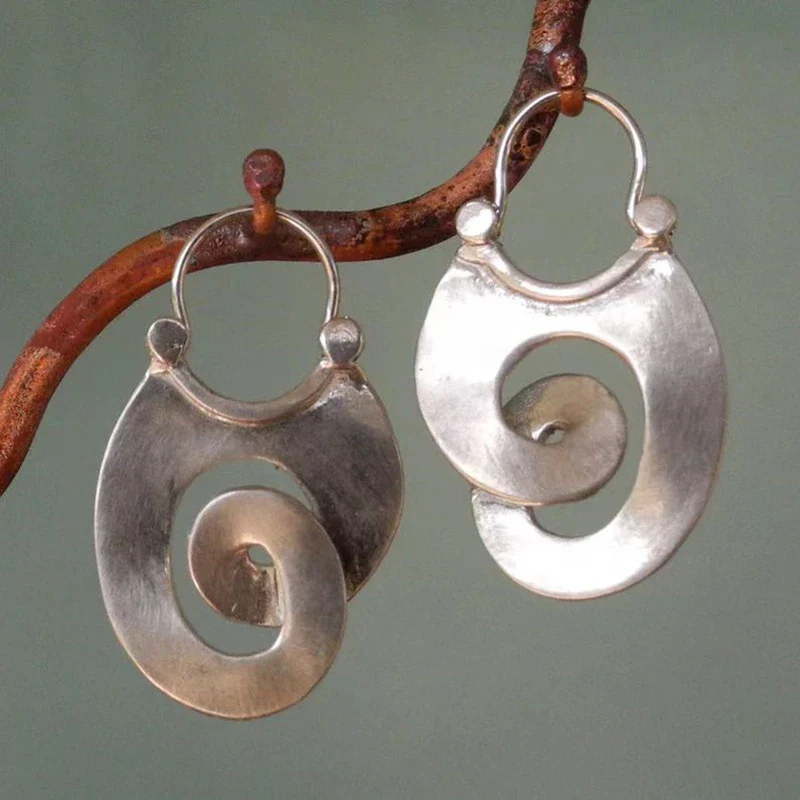 Bertrud – Silberne Spiraltropfen