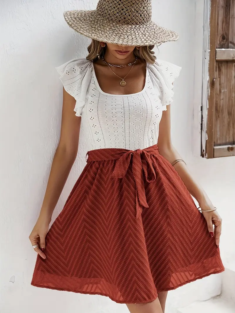 Caliah – Charmantes Kleid mit Rüschenärmeln und Ösen - Image 18
