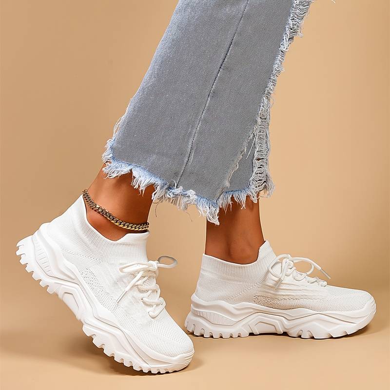 Damen Sneaker | Geschlossene Form mit sportlicher Linienführung - Image 2