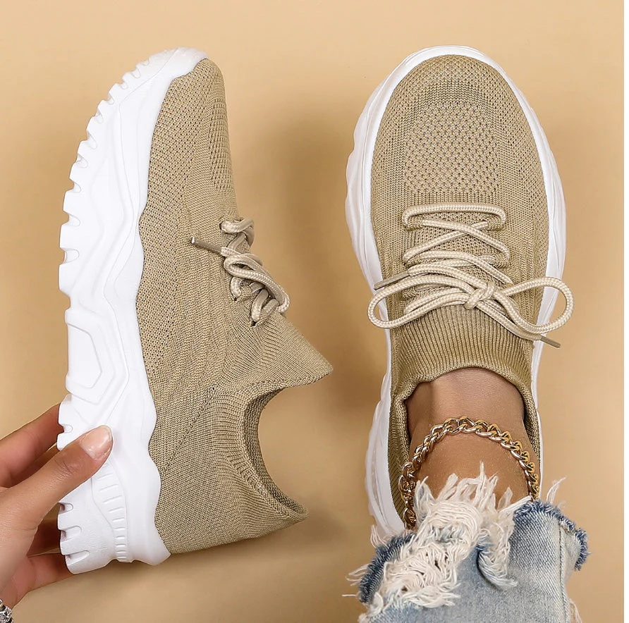 Damen Sneaker | Geschlossene Form mit sportlicher Linienführung - Image 5