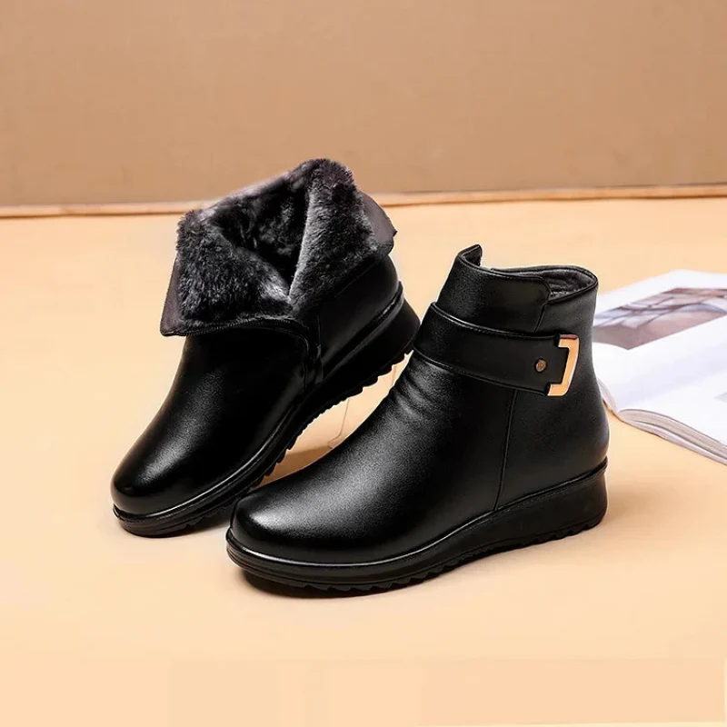 Damen Winter Stiefeletten | Warm Gefüttert mit Schnallendetail - Image 3