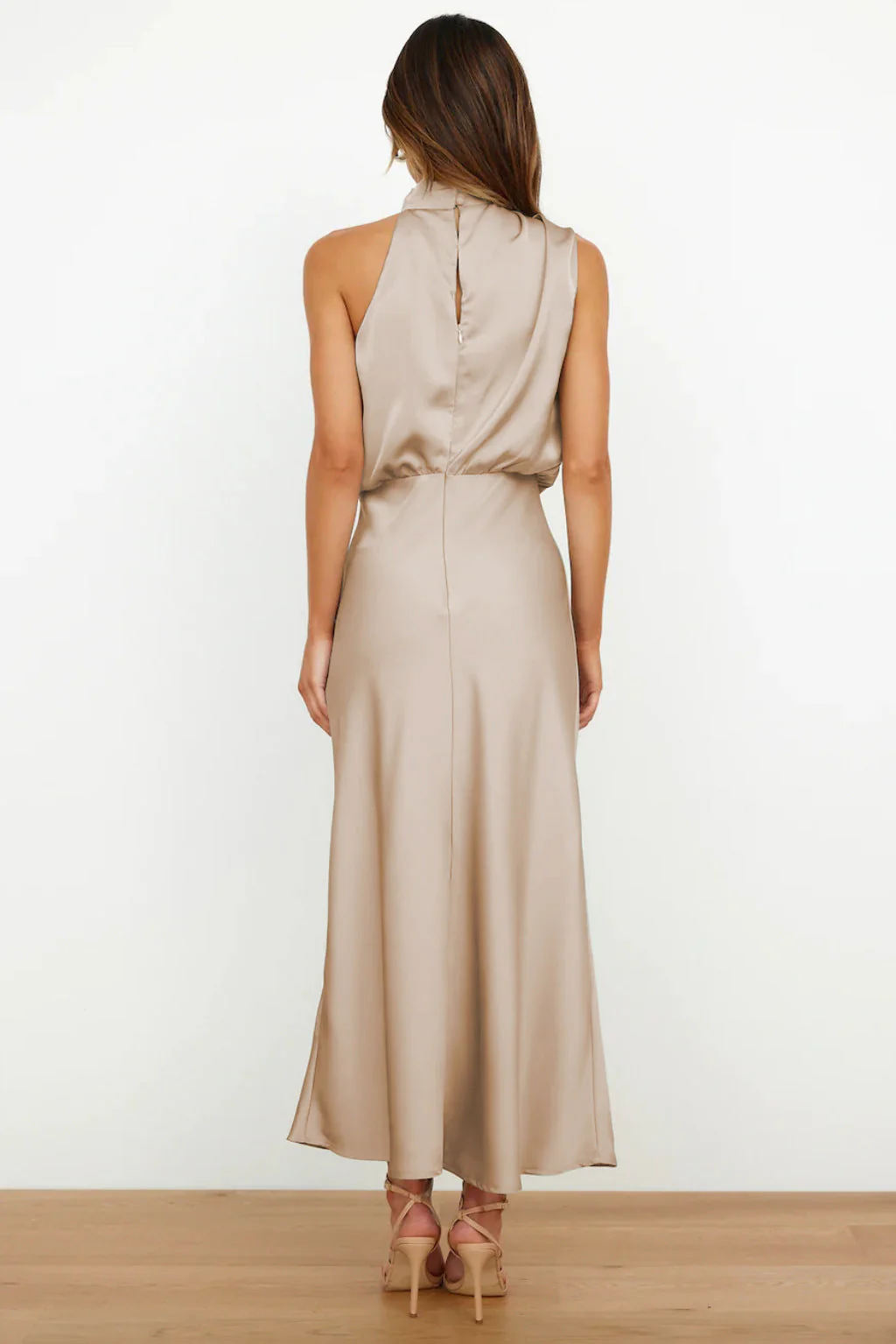 Damenkleid | Neckholder und A-Linienschnitt - Image 2