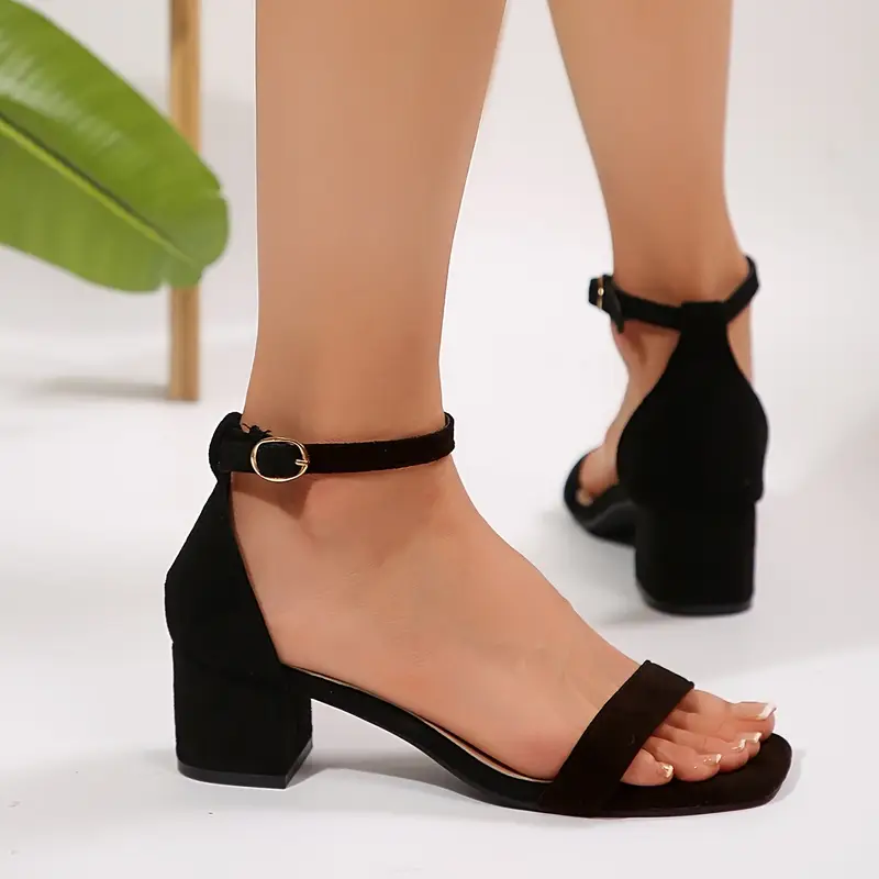Daphira – Elegante Wildledersandalen mit niedrigem Blockabsatz - Image 15