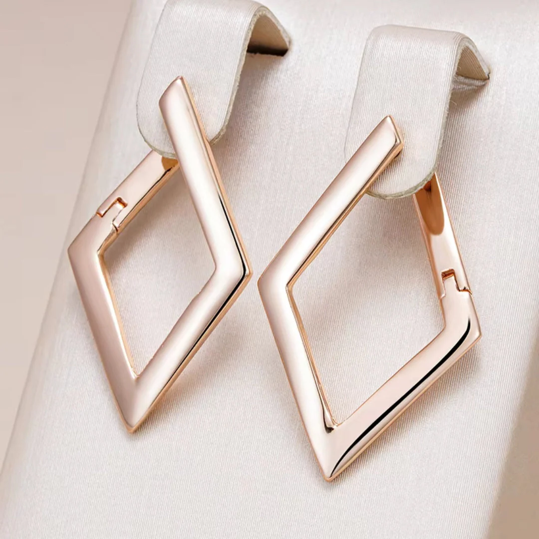 Elegante geometrische Ohrringe in Gold