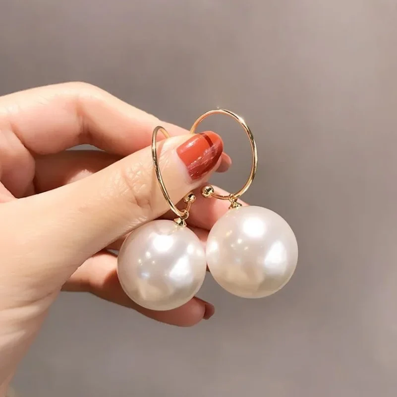 Elegante große Perlenohrringe