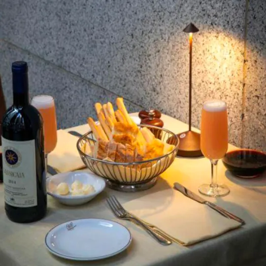 Elegante LED-Tischlampe für Restaurants – Warmweißes Licht, kabellos, dimmbar - Image 6