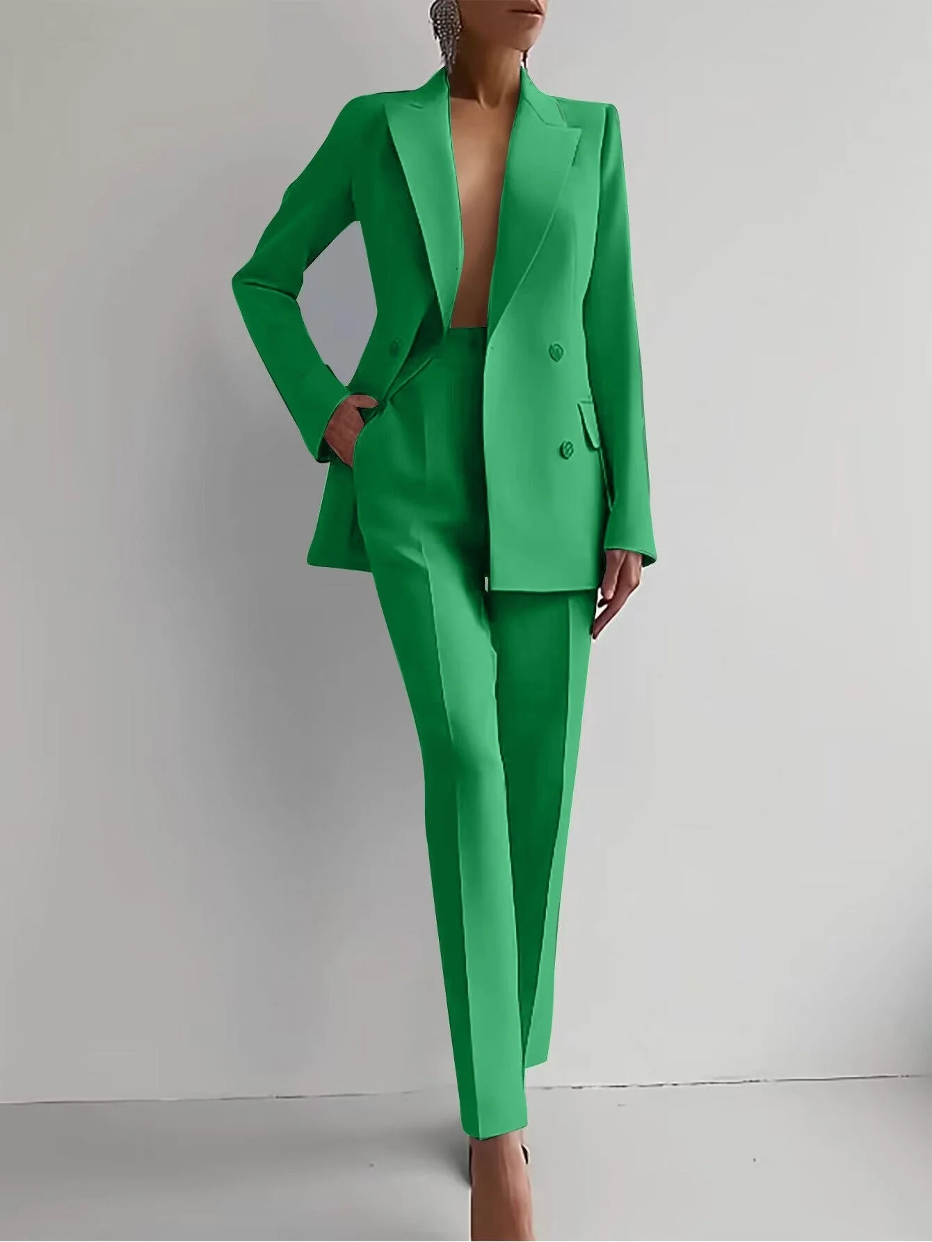 Elena – Eleganter Zweiteiliger Anzug Mit Blazer Und Schmaler Hose - Image 10