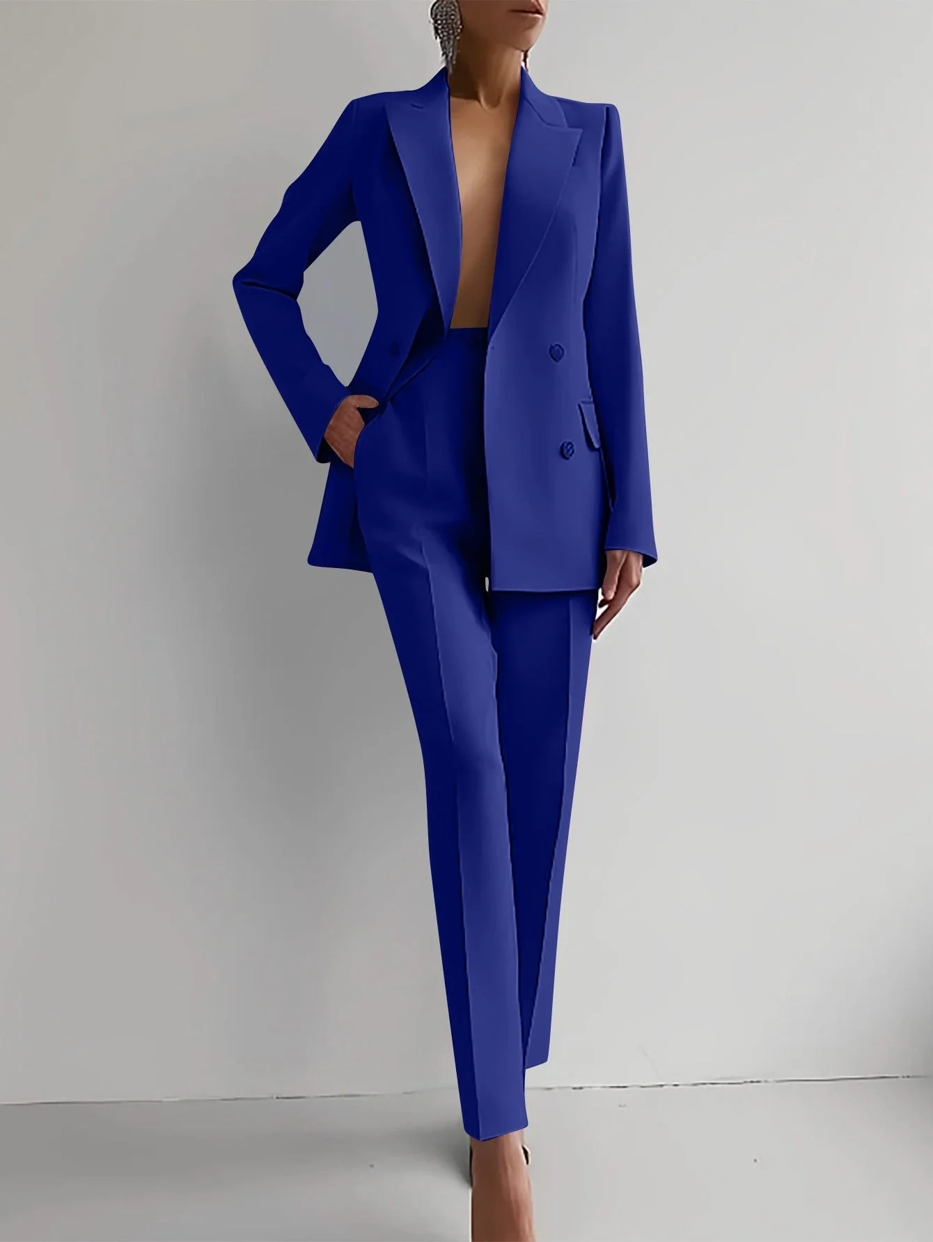 Elena – Eleganter Zweiteiliger Anzug Mit Blazer Und Schmaler Hose - Image 11