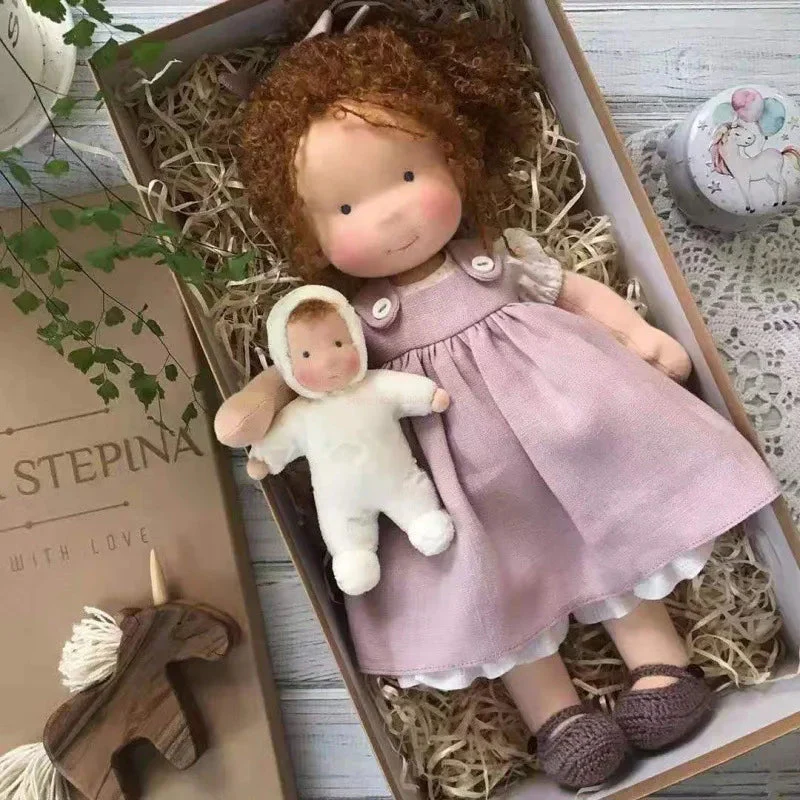 Elise | Handgefertigte Waldorf-Plüschpuppe – Weiches Baumwollspielzeug mit Stoffbox | Süß & Kuschelig | Für Kindergeburtstage & täglichen Spielspaß - Image 10