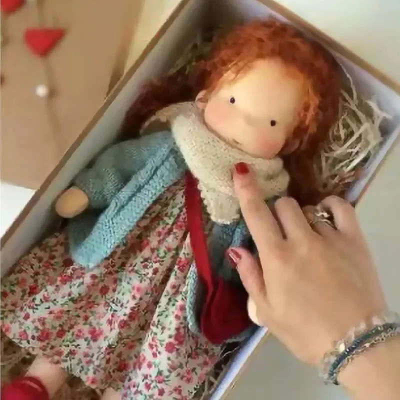Elise | Handgefertigte Waldorf-Plüschpuppe – Weiches Baumwollspielzeug mit Stoffbox | Süß & Kuschelig | Für Kindergeburtstage & täglichen Spielspaß - Image 37