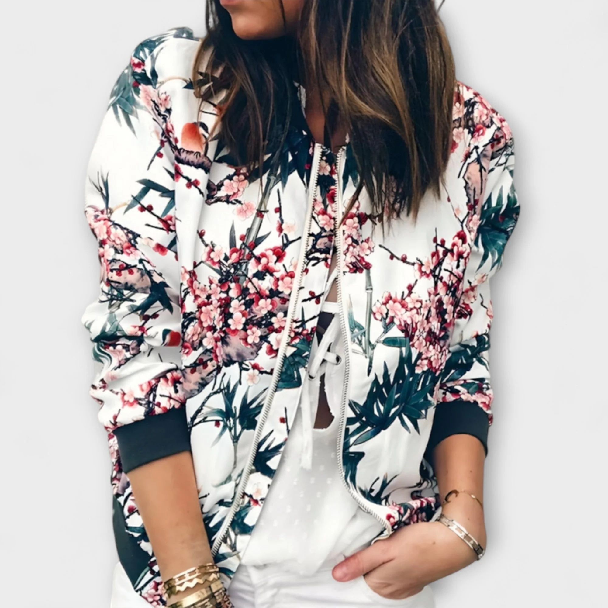 Emma | Elegante Bomberjacke für Damen mit Blumen - Image 2