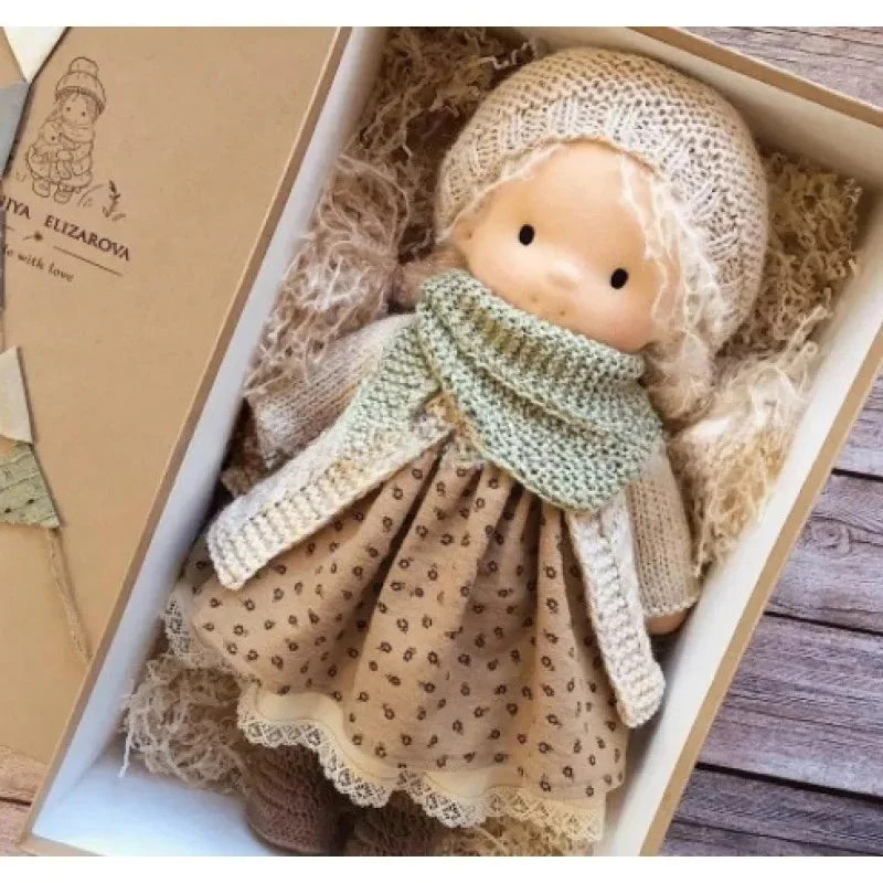 Emma | Handgefertigte Plüschpuppe aus Baumwolle – Waldorf-Kuscheltier mit Stoffbox | Niedlich & kuschelig | Für Kindergeburtstage & Spielspaß im Alltag - Image 12