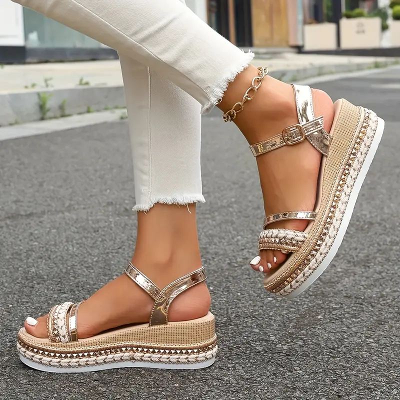 Gene – Metallic-Plateau-Sandalen mit geflochtenem Riemen - Image 2