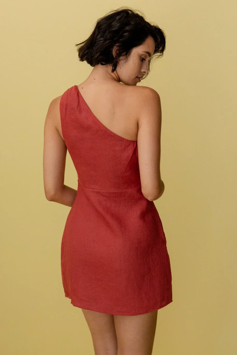 Geneva – One-Shoulder-Minikleid aus Leinen