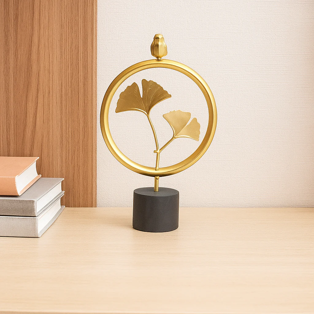 GoldenGrove – Minimalistische Ginkgo-Blatt Skulptur für eleganten natürlichen Charme