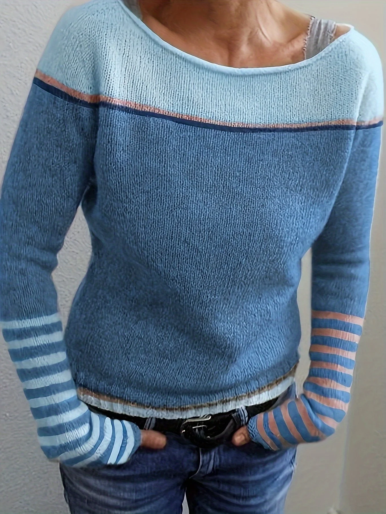 Greta | Eleganter Damen Pullover breit und gestreift - Image 11