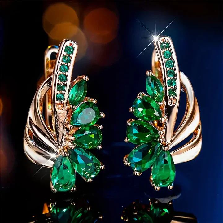 Grüne elegante helle Ohrringe