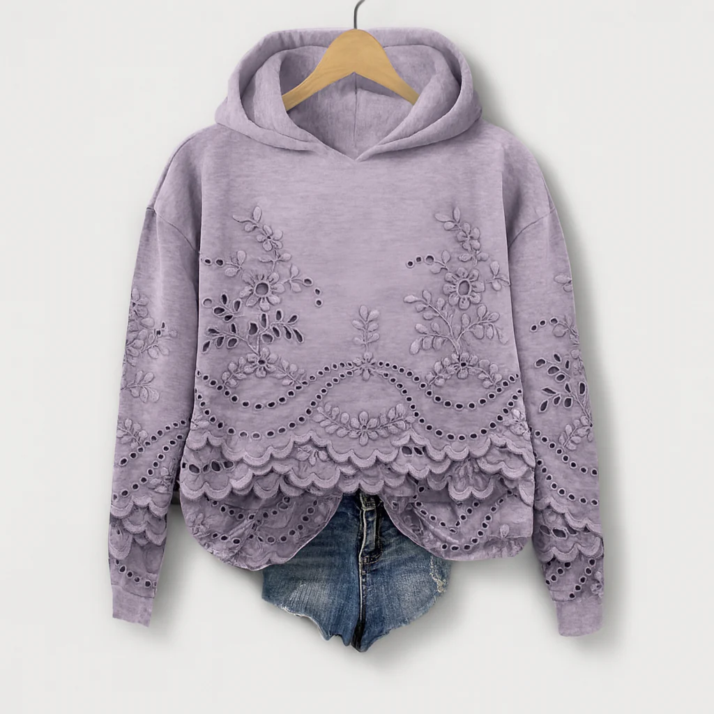 Hoodie mit Spitzenbesatz – Gemütlichkeit trifft auf femininen Charme