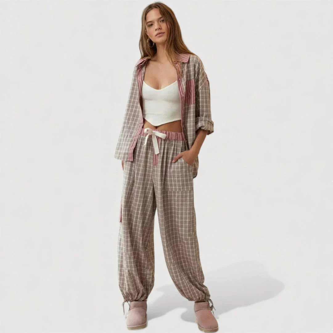 Isabella | Relaxed Pyjama-Set Damen stilvoll getragen - Image 3