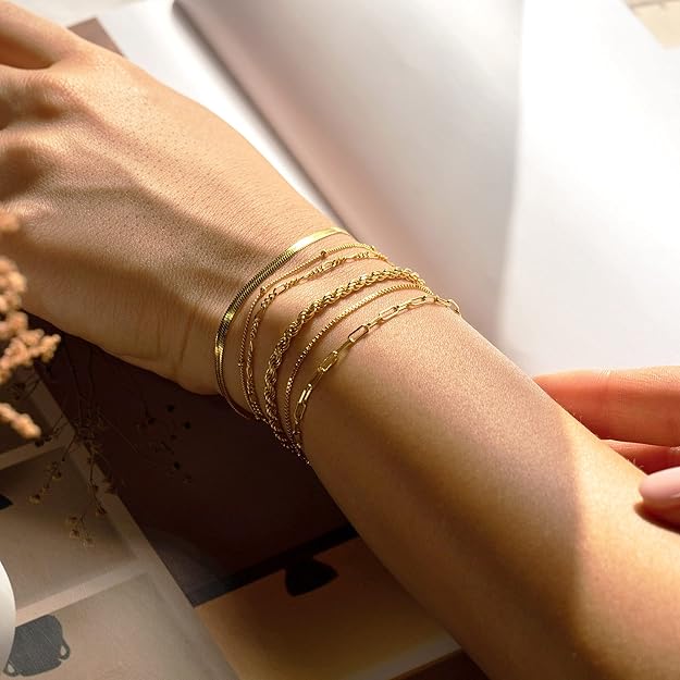 Isabella Vernetta Gold Bracelet Set - Image 2