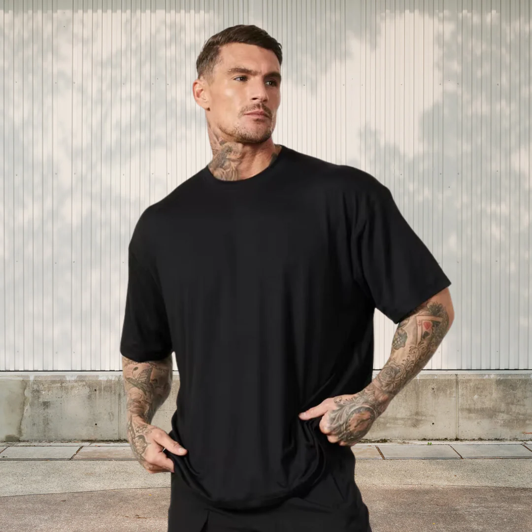 Jan | This Oversize Herren T-Shirt locker und lässig - Image 3