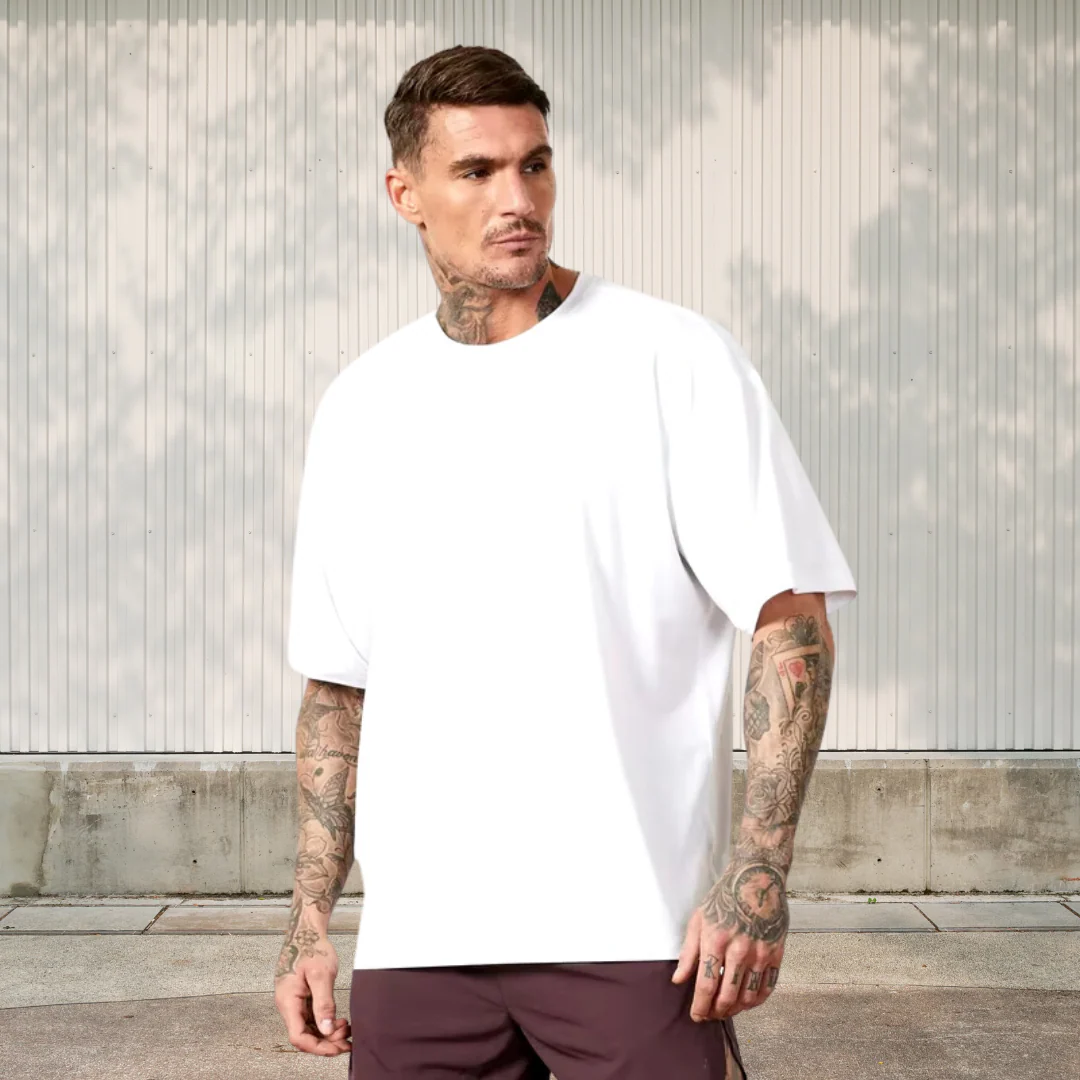 Jan | This Oversize Herren T-Shirt locker und lässig - Image 4