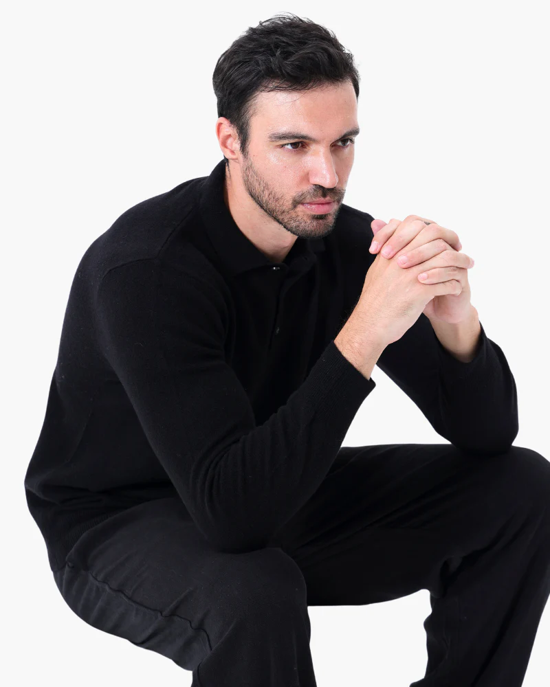 Kayden | All-Black Passendes Outfit mit Langer Ärmel Polohemd, hose & Wildleder-Loafer