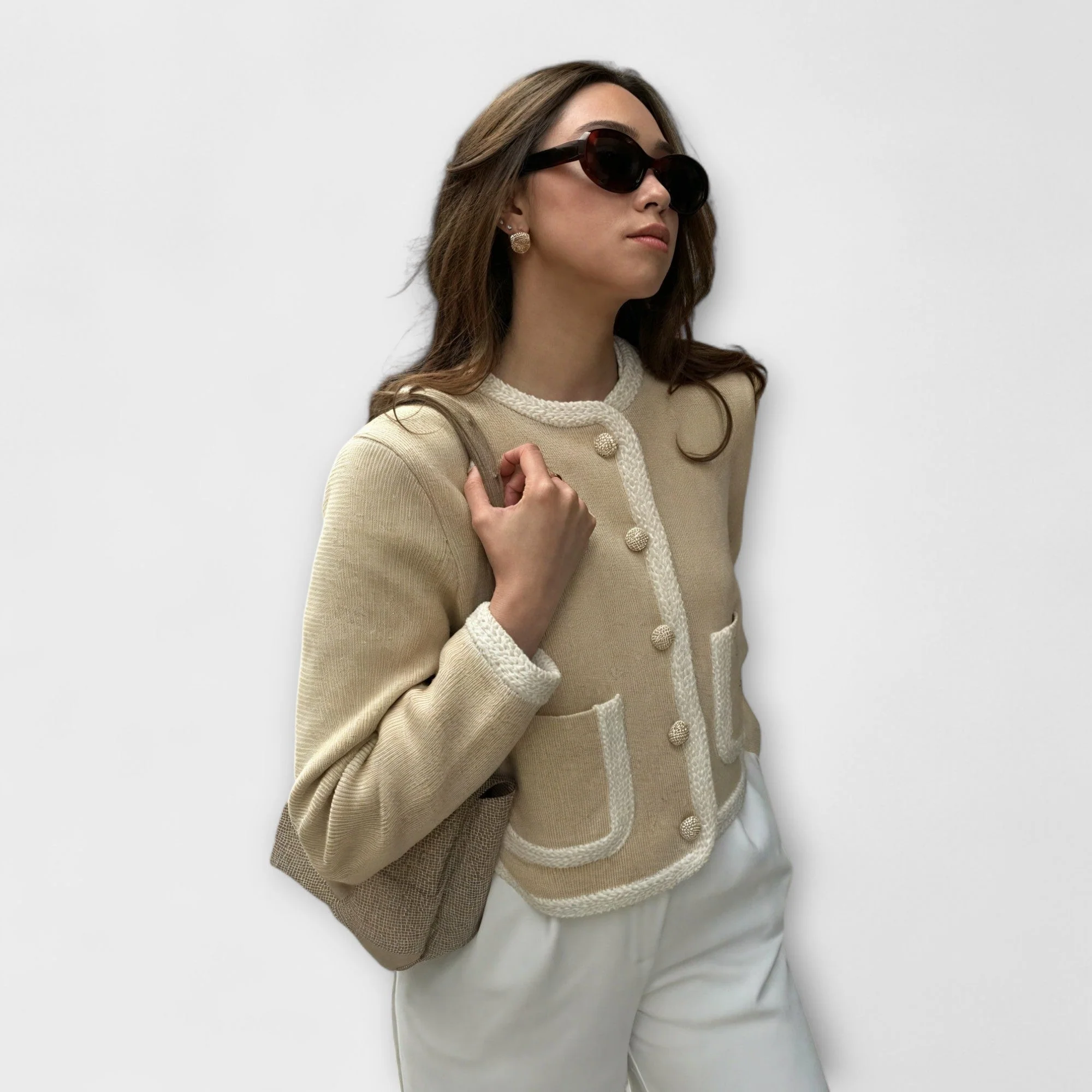 Klassische Strickjacke mit Ziertaschen