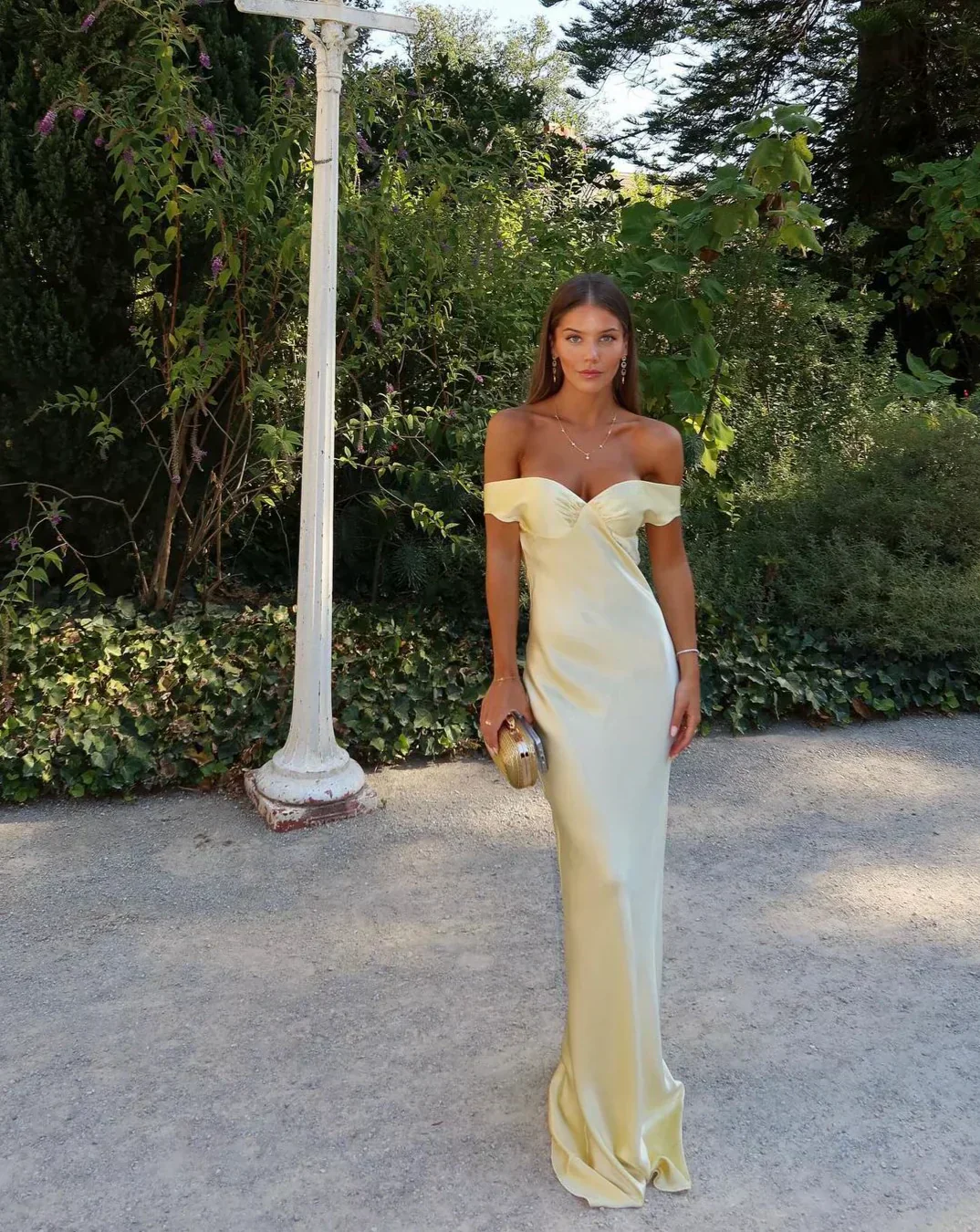 LEA | LANGES RÜCKENFREIES KLEID AUS SATIN