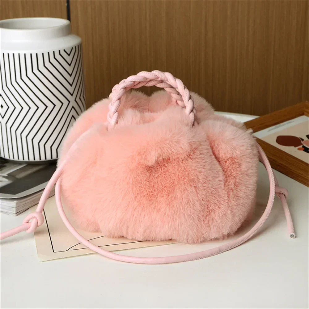 Lina | Kuschelige Schultertasche in Kürbisform - Image 10