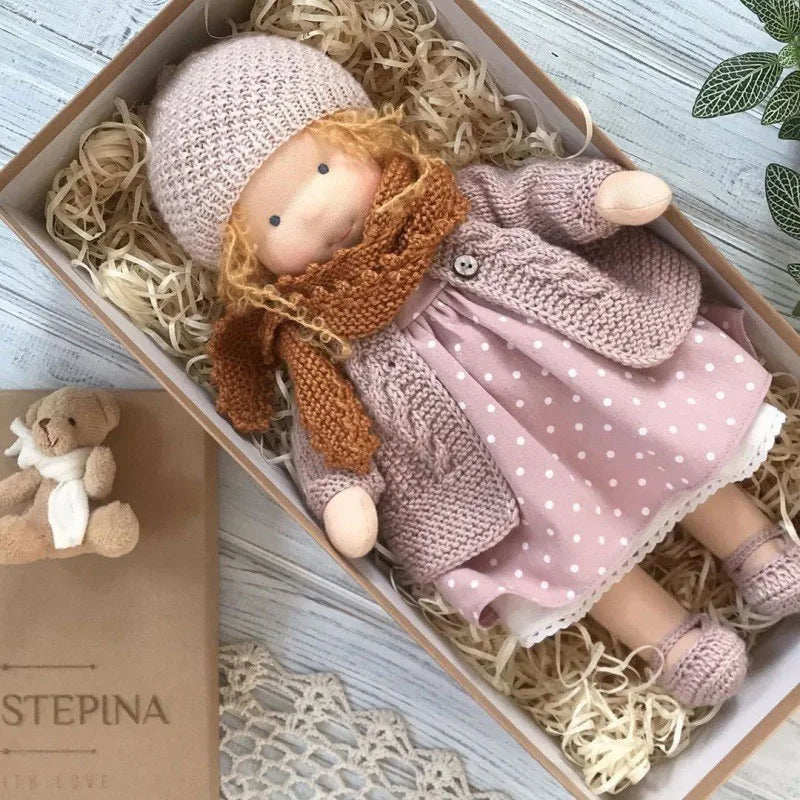 Luna | Handgefertigte Waldorf-Plüschpuppe – Weiches Baumwollspielzeug mit Stoffbox | Niedlich & Kuschelig | Für Kindergeburtstage & fantasievolles Spielen im Alltag - Image 26