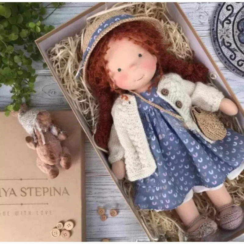 Luna | Handgefertigte Waldorf-Plüschpuppe – Weiches Baumwollspielzeug mit Stoffbox | Niedlich & Kuschelig | Für Kindergeburtstage & fantasievolles Spielen im Alltag - Image 40