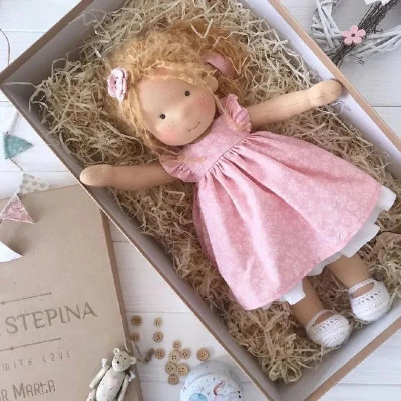 Luna | Handgemachte Waldorf-Plüschpuppe – Weiches Baumwollspielzeug mit Stoffbox | Süß & Gemütlich | Für Kindergeburtstage & tägliches fantasievolles Spielen - Image 23