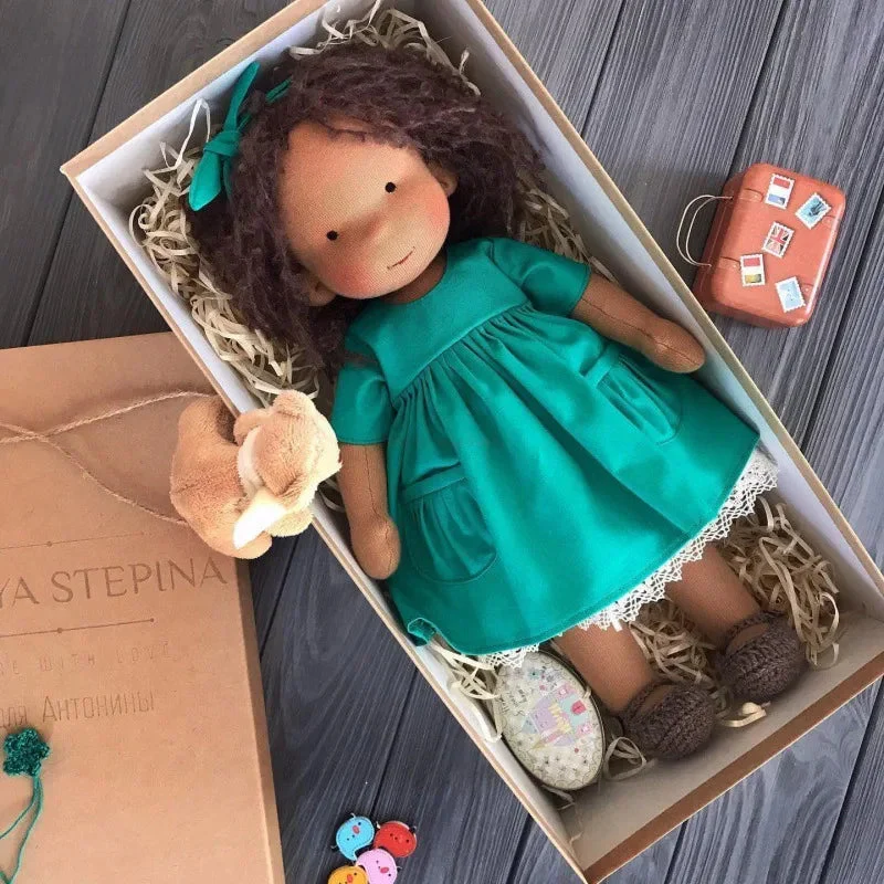 Luna | Handgemachte Waldorf-Plüschpuppe – Weiches Baumwollspielzeug mit Stoffbox | Süß & Gemütlich | Für Kindergeburtstage & tägliches fantasievolles Spielen - Image 30