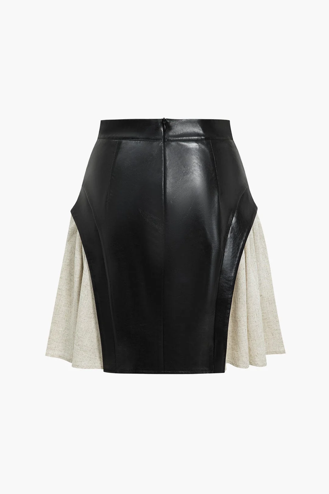 Nerine | Kontrastreicher Kunstleder-Skaterrock mit ausgestellten Stoffeinsätzen und High-Waist-Schnitt