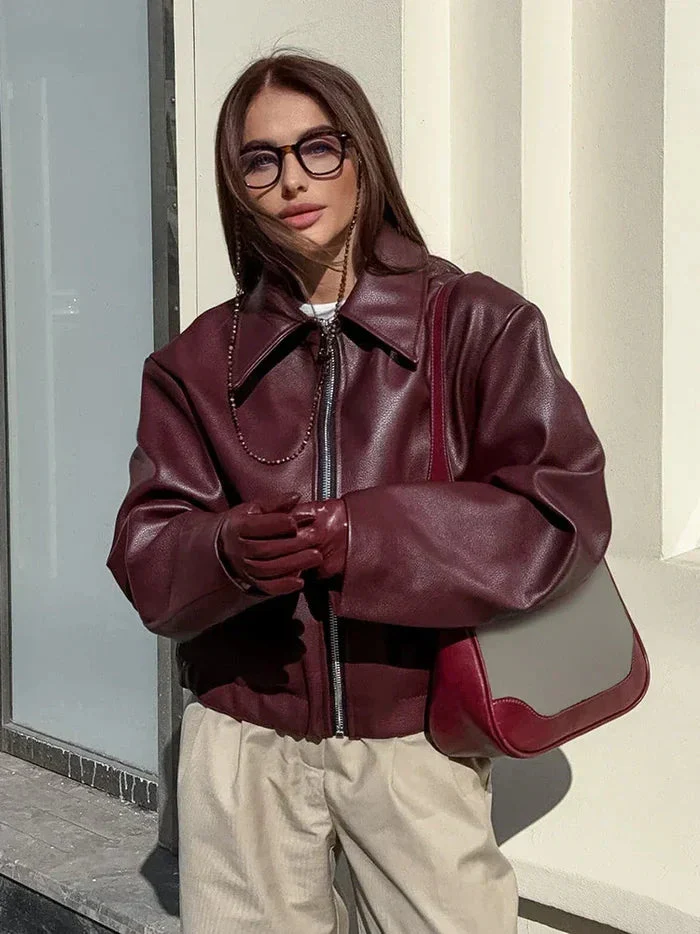 Olivia – Moderne Damen Kurzjacke aus Glattleder-Optik mit Reißverschluss