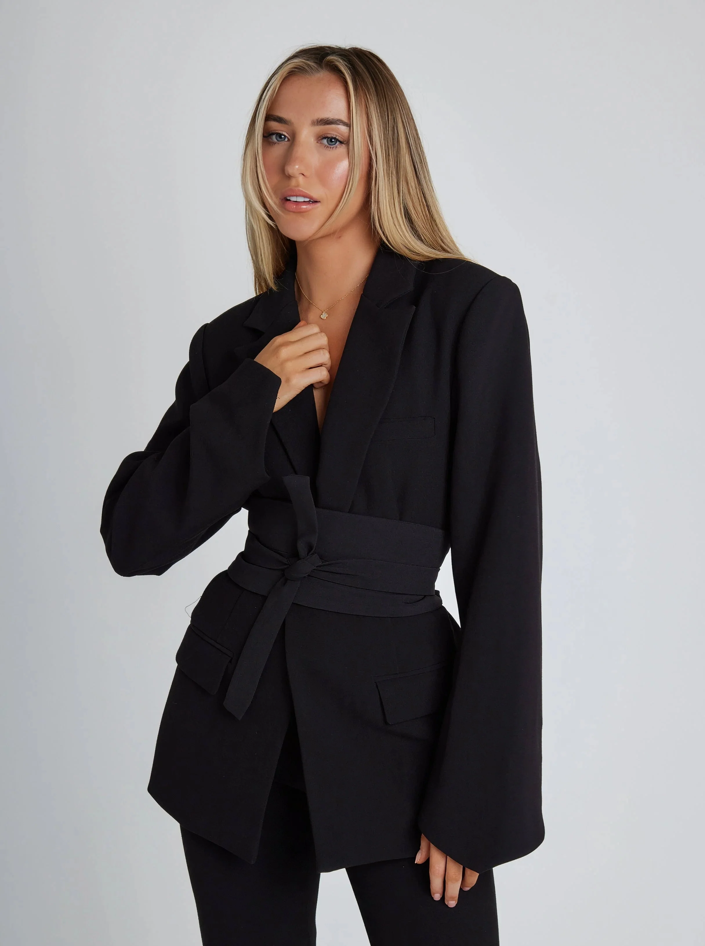 Renata | Eleganter Blazer mit Gürtel - Image 8