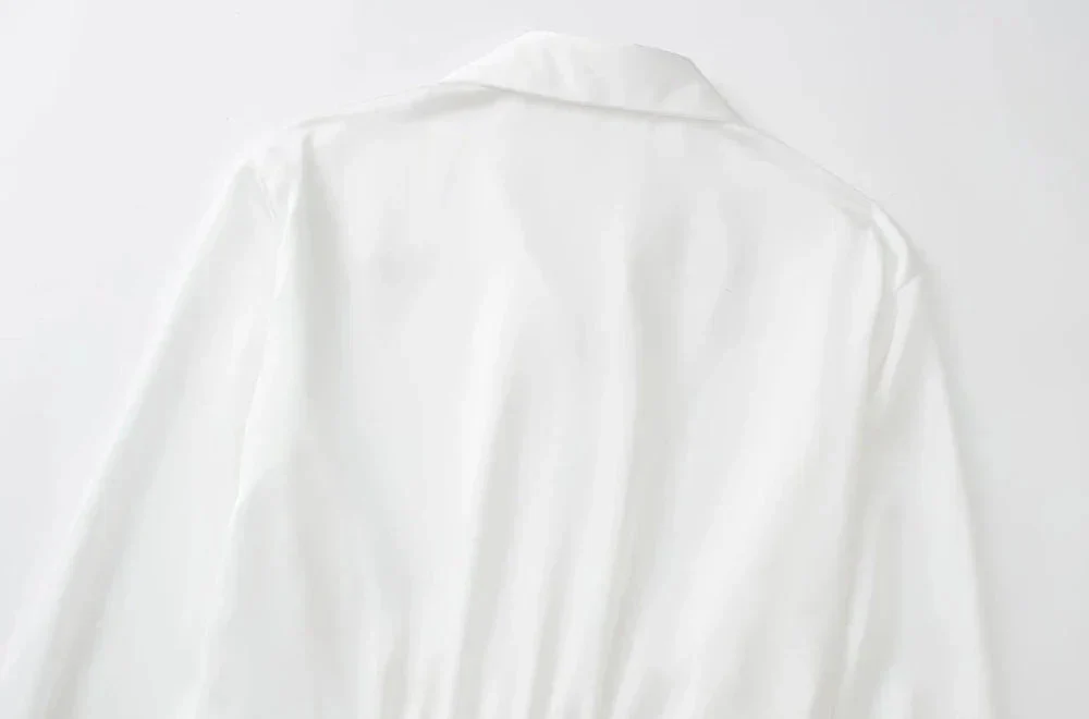 Sabine | Satin Abendkleid mit V Ausschnitt - Image 2