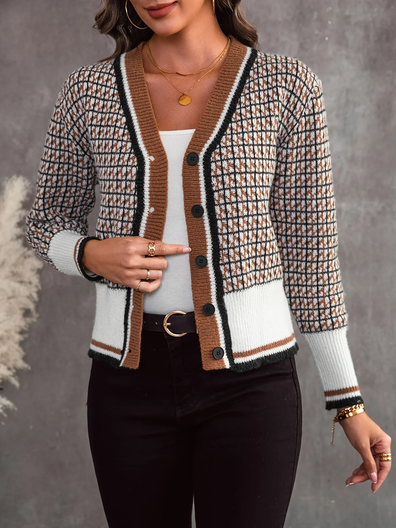 Schicke Strickjacke mit Knöpfen - Odette