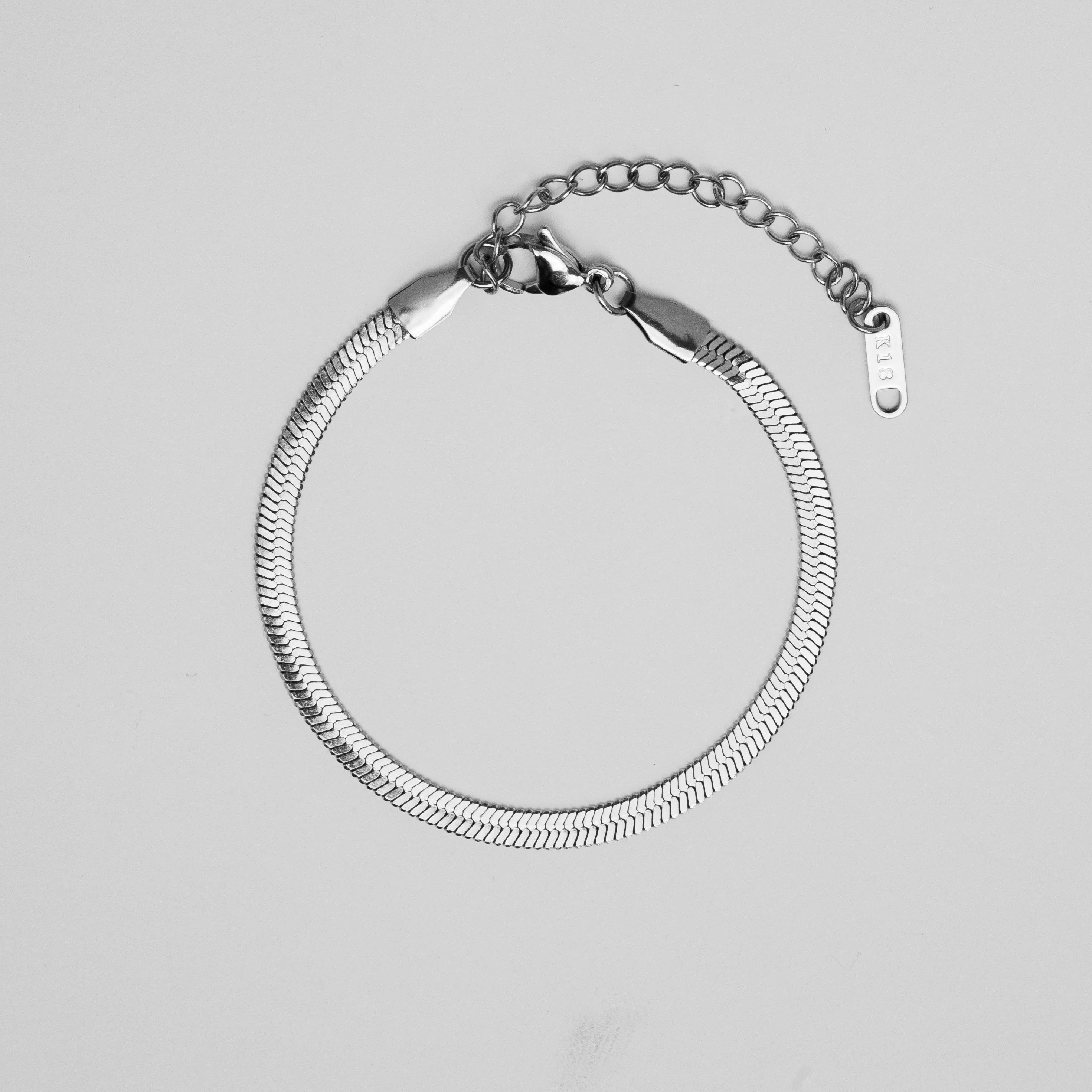 Schlangen-inspiriertes Sarya-Armband - Image 8