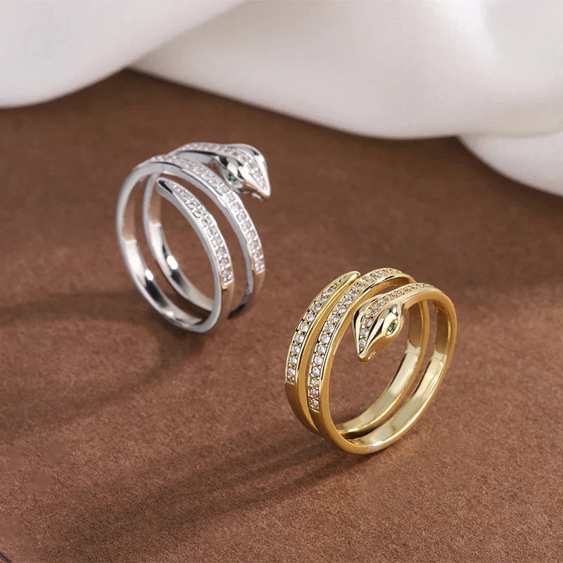 Schlangenring aus Gold und Silber
