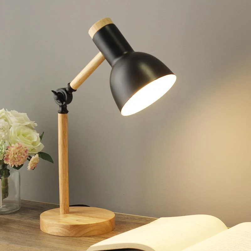 Skandinavische Tischlampe – Minimalistisches Design mit Holzdetails